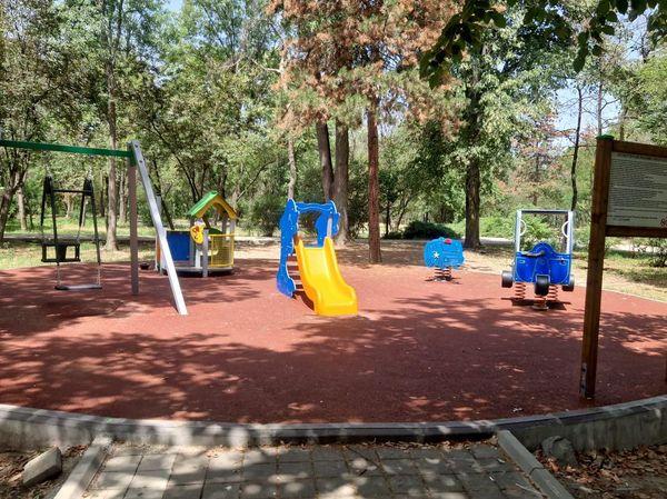 Nicuşor Dan: Trei locuri de joacă noi în Parcul Herăstrău 18904668