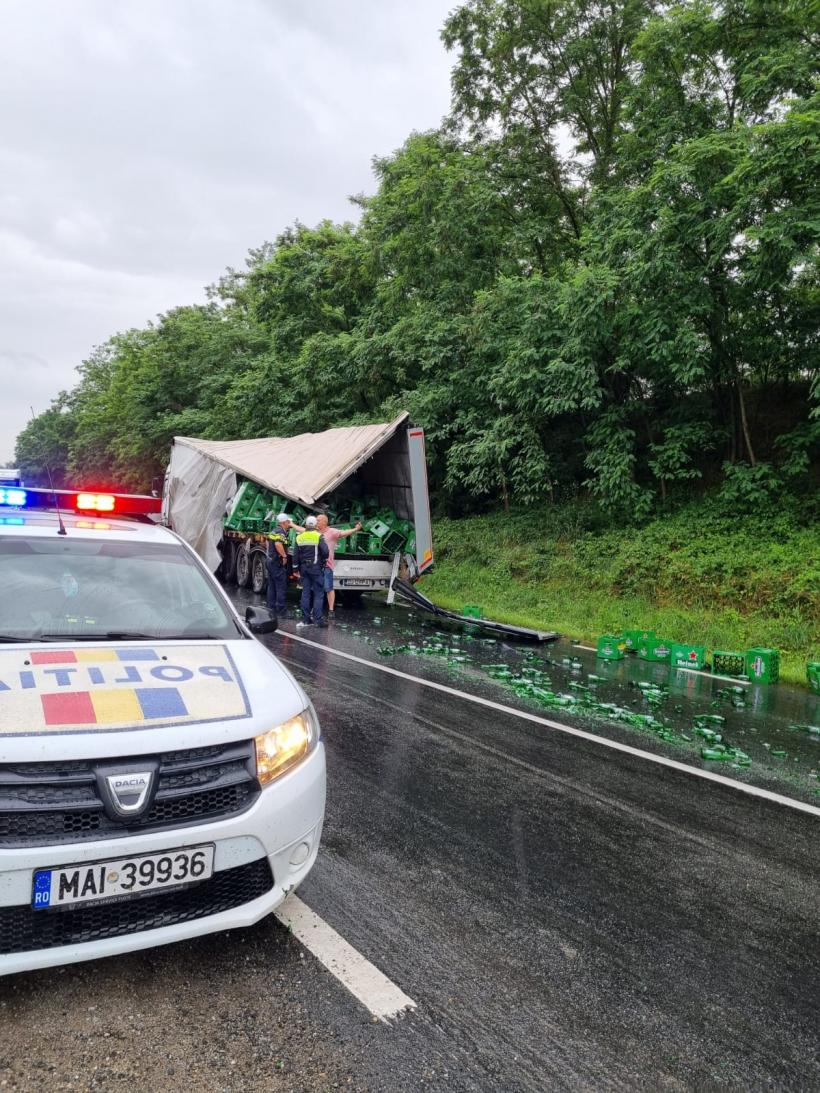 Plan Roșu la Sibiu: Accident groaznic între un camion plin cu bere şi un autocar cu 56 de pasageri  18904757
