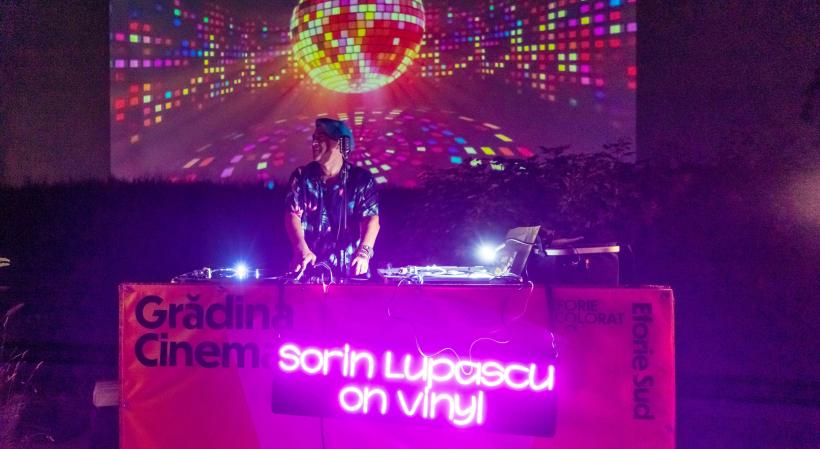 Retro Party la Eforie Colorat. Sorin Lupașcu deschide vara în cel mai mare cinema în aer liber de la Marea Neagră 18905063