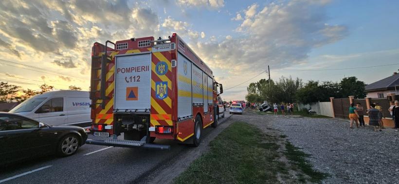 Accident între un autocar și o mașină în Bacău. Cinci victime, dintre care trei sunt inconştiente 18905450