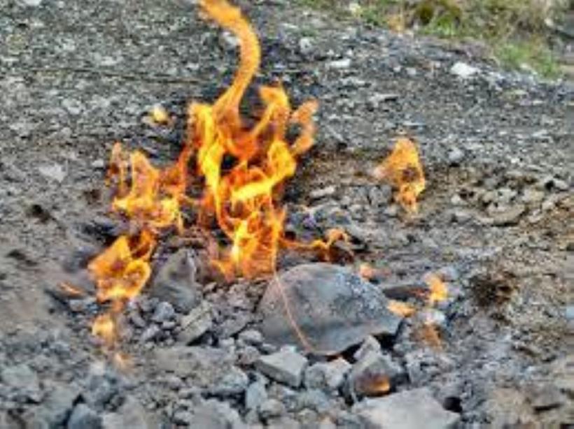 Focul viu: Fenomen uimitor în România. Spectacolul flăcărilor care se aprind singure 18905170