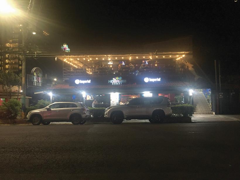 Farmecul turismului pe ploaie 18905419