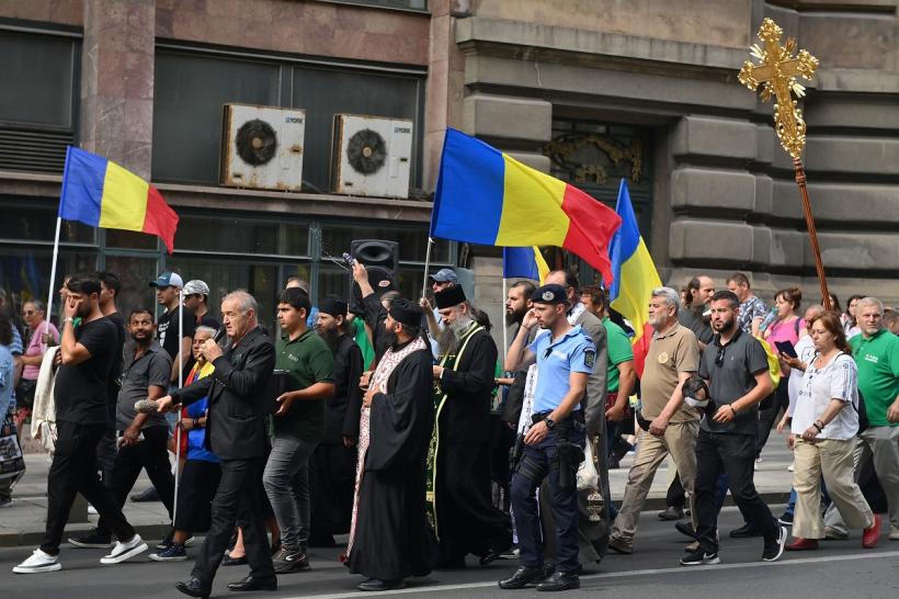 Incident la Bucharest PRIDE: Mai mulți contramanifestaţi au fost legitimați, unul dus la secție 18905680