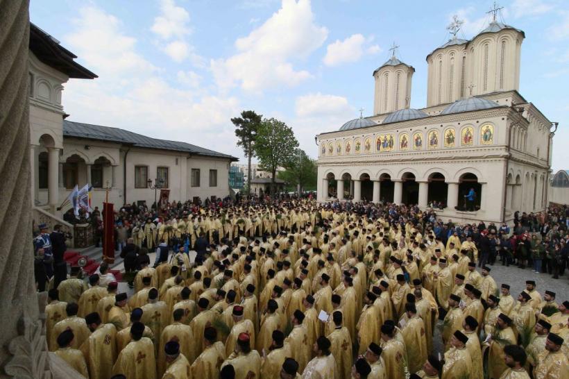 Peste 495.000 de români își serbează astăzi onomastica. Sfinții Petru și Pavel, sărbătoare extrem de importantă pentru Biserica Ortodoxă