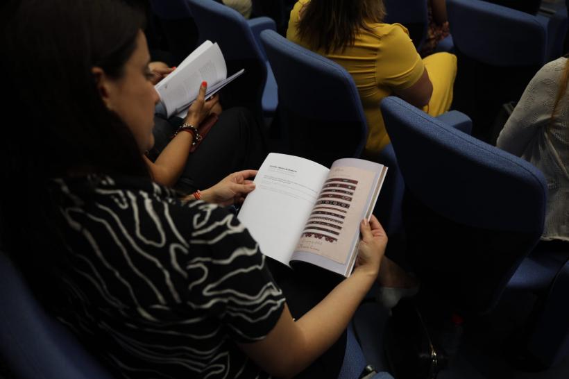 Expoziția „CĂMAȘA. ELEGANȚA VEȘMÂNTULUI”, vizitată de peste 8500 de persoane la Madrid 18905693