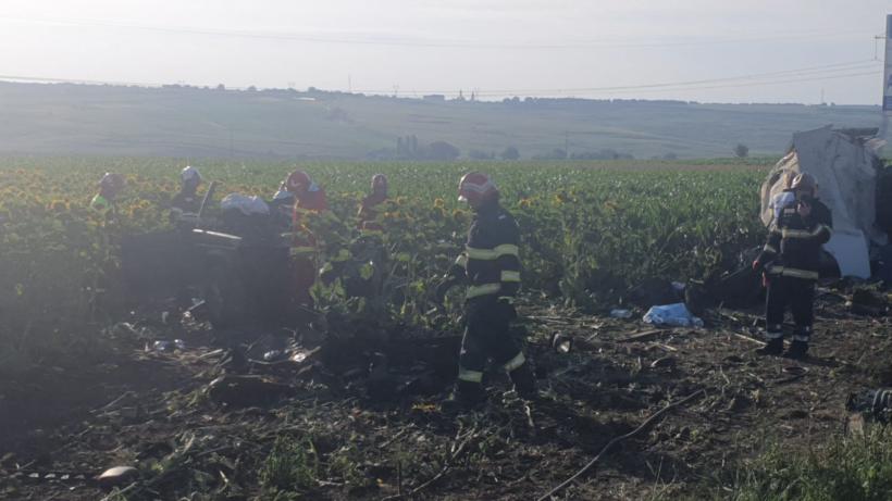 Tragedie pe un drum din Suceava. Cinci morți în urma unui accident între o cisternă și un autoturism 18905851