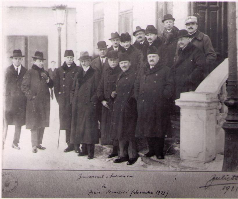 Dialog cu profesorul Vasile Pușcaș la 104 ani de la consfințirea unei păci cruciale pentru România: ​​​​​​​„Prin semnarea Tratatului de la Trianon, Ungaria a recunoscut că era un stat înfrânt în război” 18905824