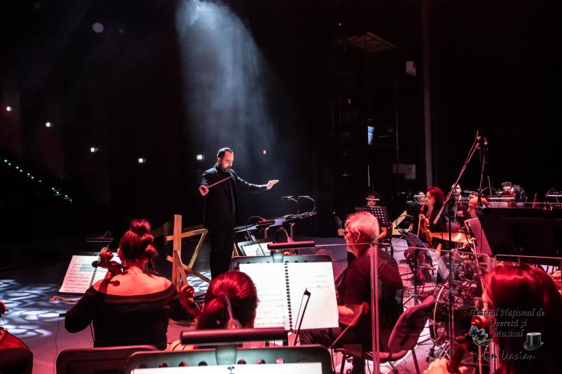 Dirijorul Alexandru Ilie și Filarmonica Pitești în premieră în China 18906153