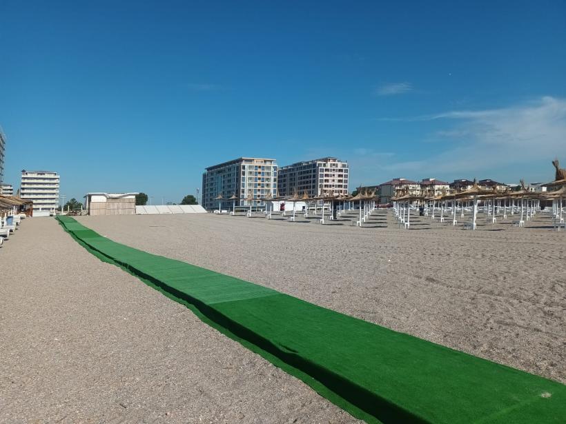 S-a ajuns la bătaie (la propriu) pe plajele extinse cu fonduri europene 18906270