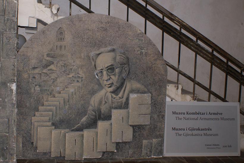  Ismail Kadare, al treilea nebun din Gjirokastra 18906227