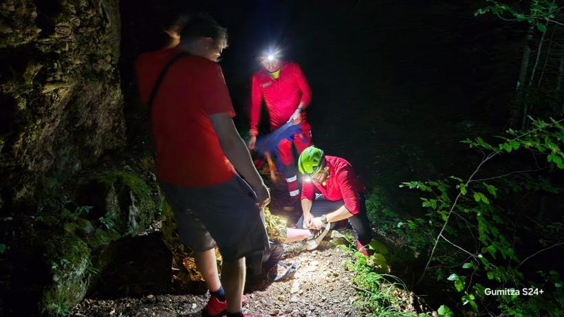 Turiști din Germania, blocați în Munții Bucegi, pe Jepii Mari 18906562