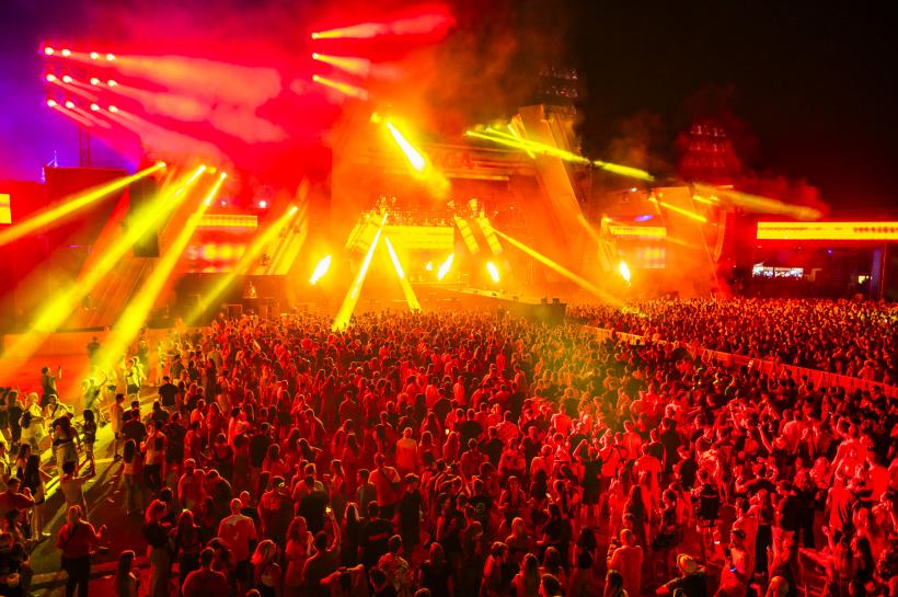 A doua zi a festivalului SAGA a strâns la un loc peste 65.000 de iubitori de muzică și distracție 18906767