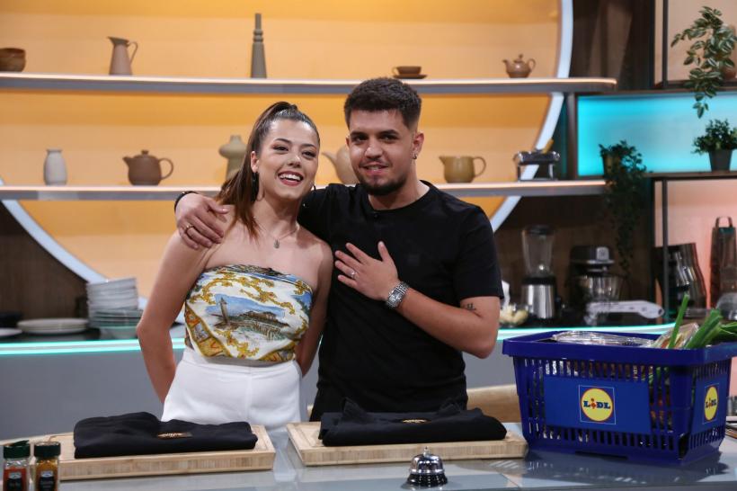 Babasha a gătit alături de sora lui pentru jurații Chefi la cuțite. Artistul le-a făcut o surpriză Chefilor la filmările sezonului 14 18906822