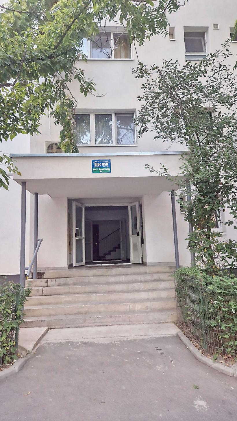 Poveștile horror s-au născut la bloc. Maria, moroii și mortul ținut zece zile în casă 18907052