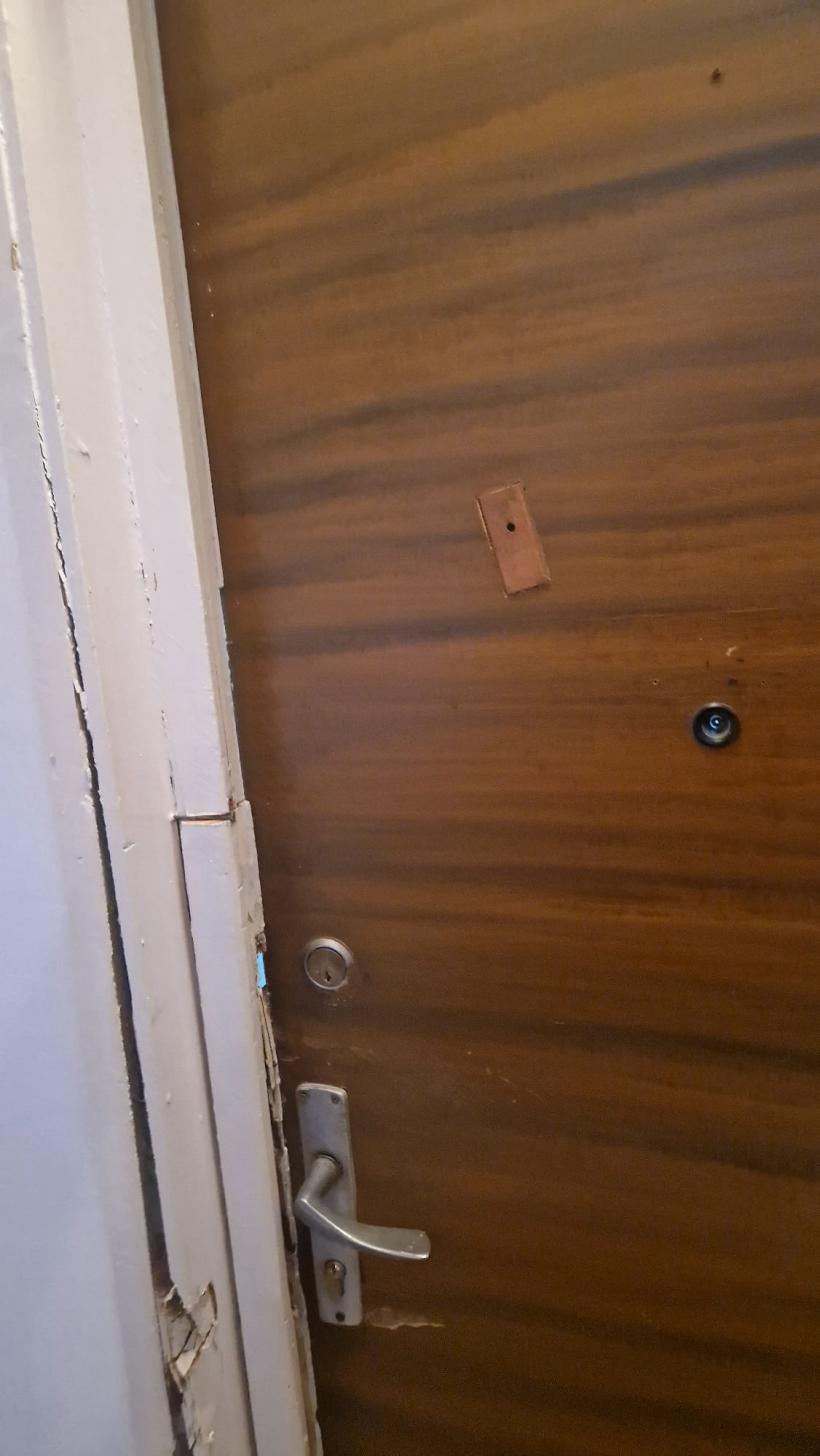 Poveștile horror s-au născut la bloc. Maria, moroii și mortul ținut zece zile în casă 18907056