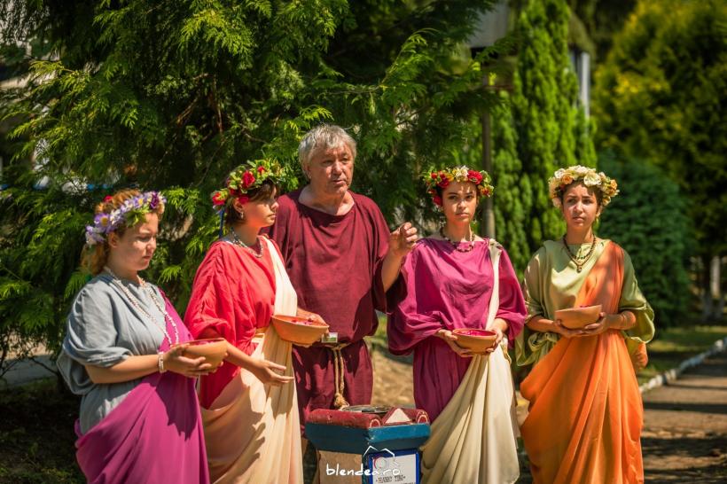 Întoarcerea la daci și romani: Excursii în Evul Mediu și în Antichitate 18907362