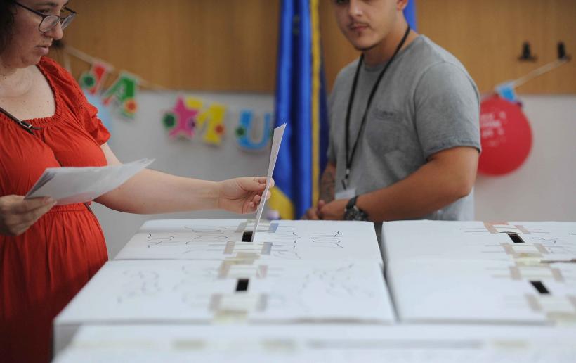 1,4 milioane de voturi anulate, la „comasate”. PSD și PNL au împreună 90% din primării