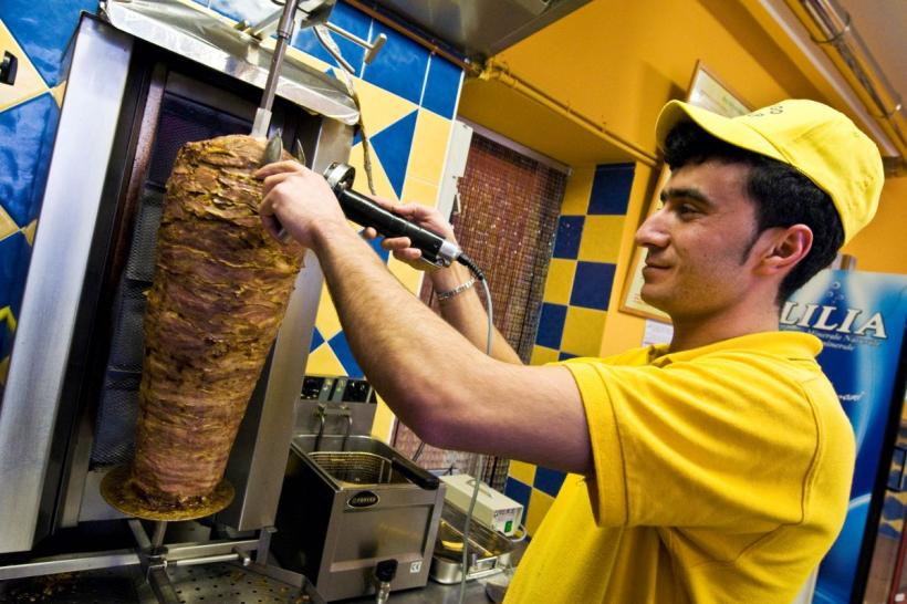 România, campioană absolută la consumul de KEBAB: Un bucureștean a comandat anul trecut 349 de porții  18907478