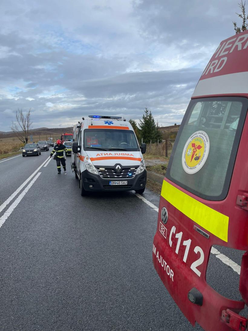 Microbuz de persoane, implicat într-un accident în județul Sălaj