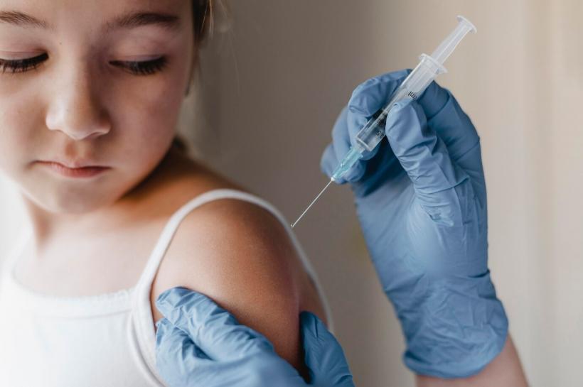 Ecourile antivacciniste ale pandemiei: Numărul copiilor nevaccinați este cu aproape trei milioane mai mare decât înainte de COVID