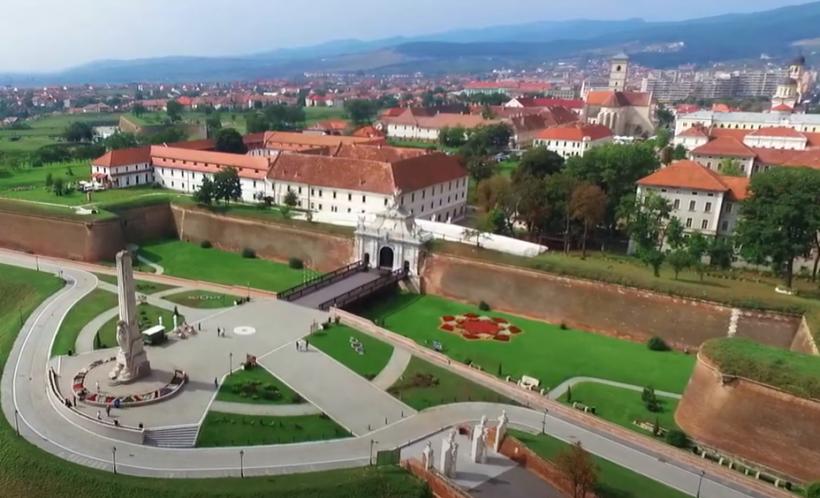 Cetatea Alba Carolina, unul dintre cele mai impresionante obiective turistice din România! 18908115