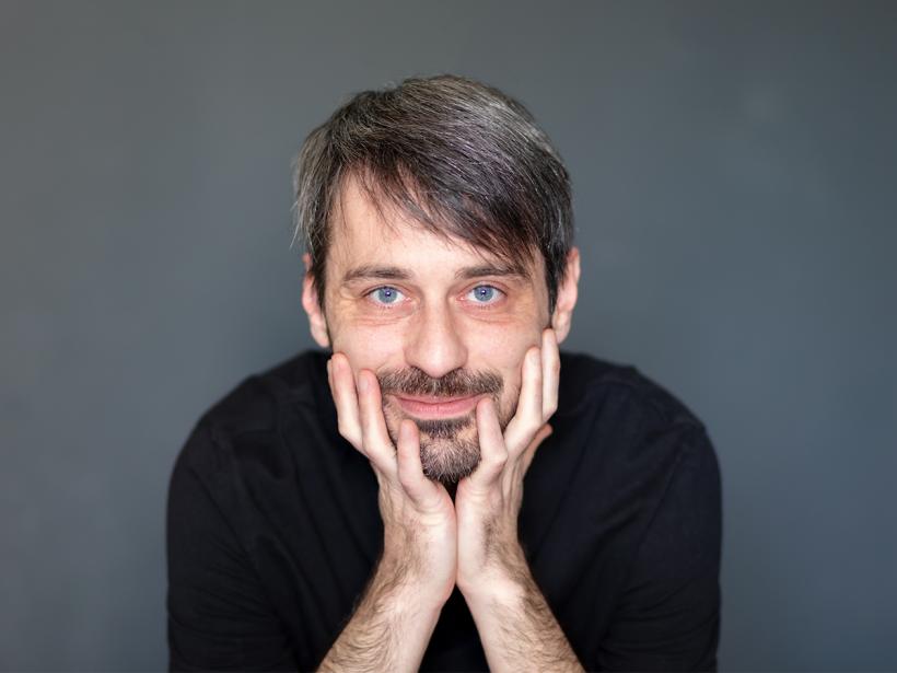 Chronicles from In-Between 495-570 nm - o cronică a lumii naturale evanescente la granița dintre artă, știință și memorie personală 18908069