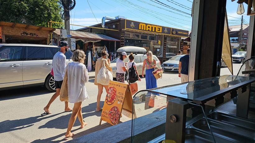 Fenomen pe litoral: firme care fac nudism 18908033