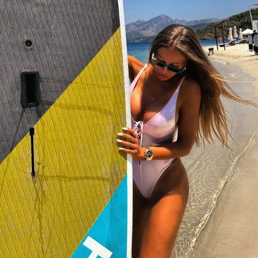 Bianca Drăgușanu a fost ridicată de mascați și dusă la audieri într-un dosar de evaziune fiscală 18908374