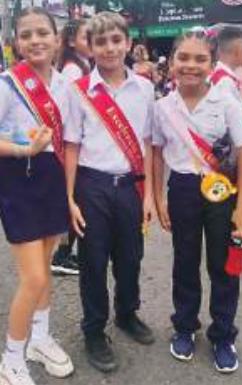 Plăcerea uniformei școlare 18908466