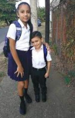 Plăcerea uniformei școlare 18908467