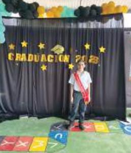 Plăcerea uniformei școlare 18908469