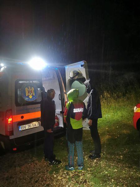 Un turist în stare avansată de ebrietate a căzut pe treptele Cabanei Curmătura și s-a rănit grav 18908780