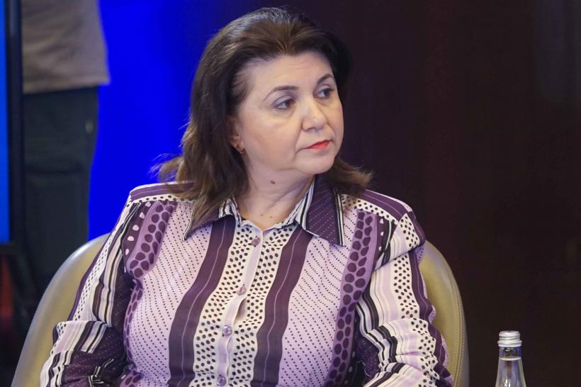 Soție de senator, cu două joburi la stat și două posturi în CA-uri. Tot de la stat 18908804