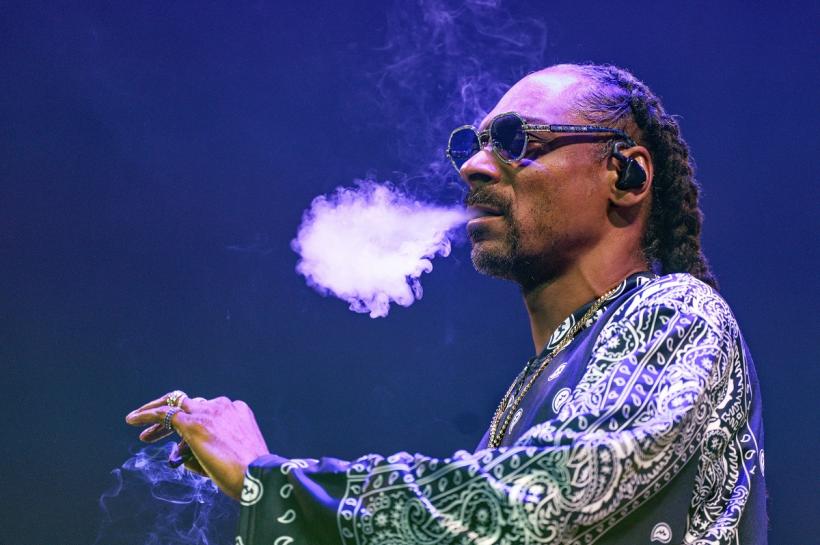 Celebrul rapper Snoop Dog va purta flacăra olimpică la Paris