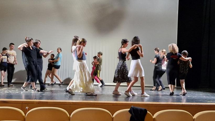 Cursanți din 12 țări au studiat la Brașov limba, cultura și civilizația românească la „Școala de Vară ICR” – unul dintre cele mai longevive programe ale Institutului Cultural Român 18909017