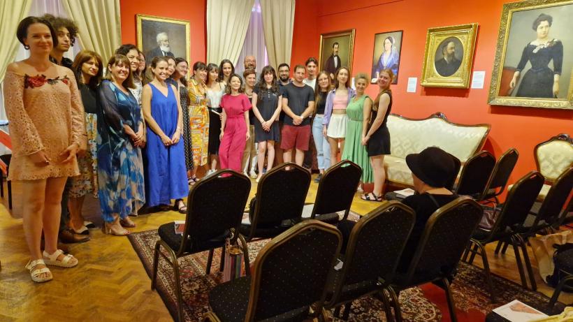 Cursanți din 12 țări au studiat la Brașov limba, cultura și civilizația românească la „Școala de Vară ICR” – unul dintre cele mai longevive programe ale Institutului Cultural Român 18909019