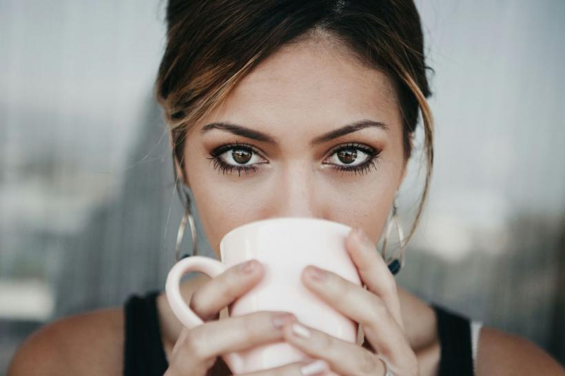 10 moduri de a evita problemele digestive provocate de consumul de cafea