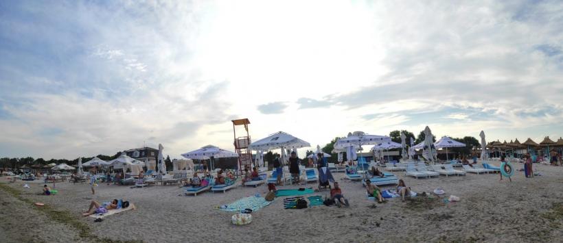 Apele Române au patentat șezlongurile invizibile. Plajele rămase fără contract sunt exploatate ilegal, cu ajutorul autorităților 18909119