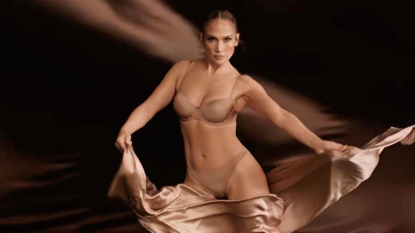 Jennifer Lopez împlinește astăzi 55 de ani. Iată cum arată acum diva portoricană 18909181
