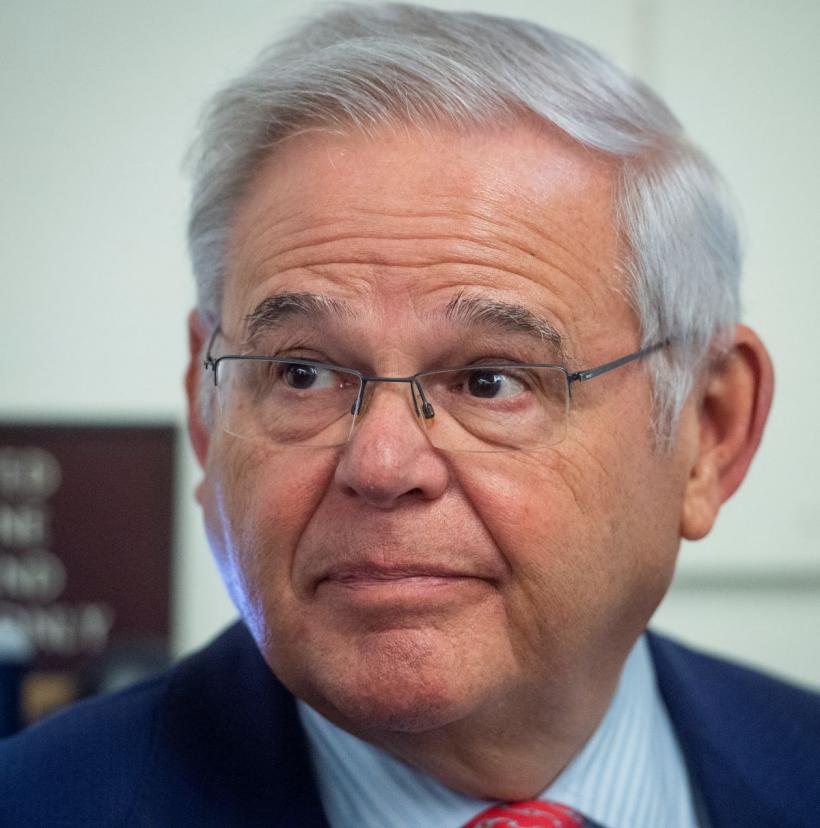 Senatorul american Bob Menendez a demisionat după condamnarea pentru corupție 18909195