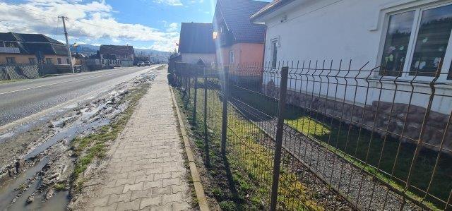 Damian Drăghici a inaugurat Școala Primară & Grădinița din inima comunității rome din cartierul Moglănești, județul Harghita, renovate de Asociația BookLand 18909367