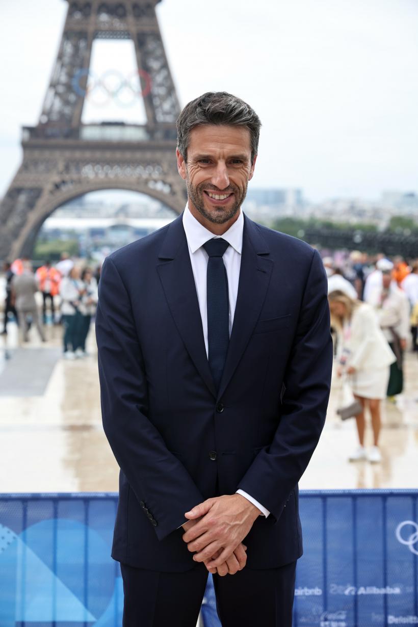 A început festivitatea de deschidere a Jocurilor Olimpice de la Paris 2024. Sătui de ploaie, tot mai mulți spectatori au plecat acasă  18909711