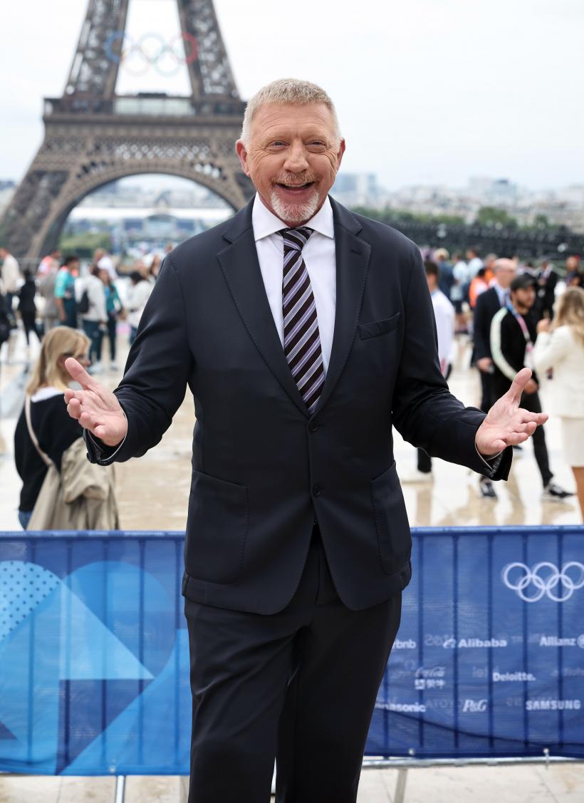 A început festivitatea de deschidere a Jocurilor Olimpice de la Paris 2024. Sătui de ploaie, tot mai mulți spectatori au plecat acasă  18909712