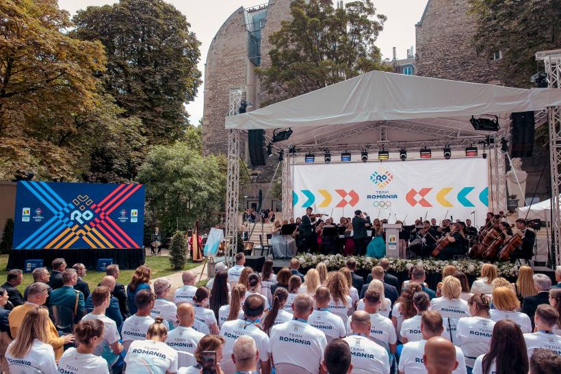 Turneu al Operei Naționale București  în contextul Jocurilor Olimpice - Ethos Românesc în Grădinile Palatului Versailles 18909688