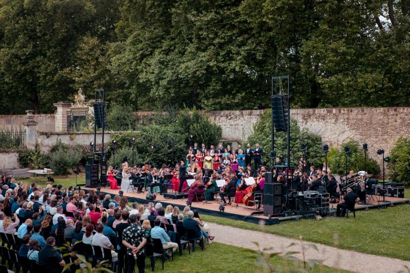 Turneu al Operei Naționale București  în contextul Jocurilor Olimpice - Ethos Românesc în Grădinile Palatului Versailles 18909693