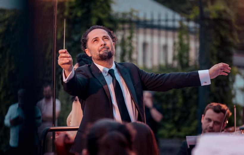 Turneu al Operei Naționale București  în contextul Jocurilor Olimpice - Ethos Românesc în Grădinile Palatului Versailles 18909698