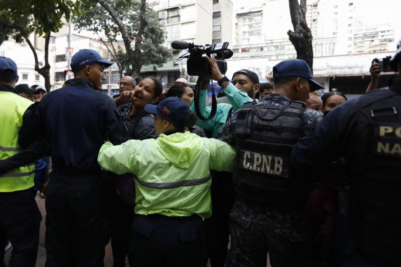 Proteste violente în Venezuela după victoria contestată a lui Nicolas Maduro la alegerile prezidențiale. O persoană a fost ucisă 18910169