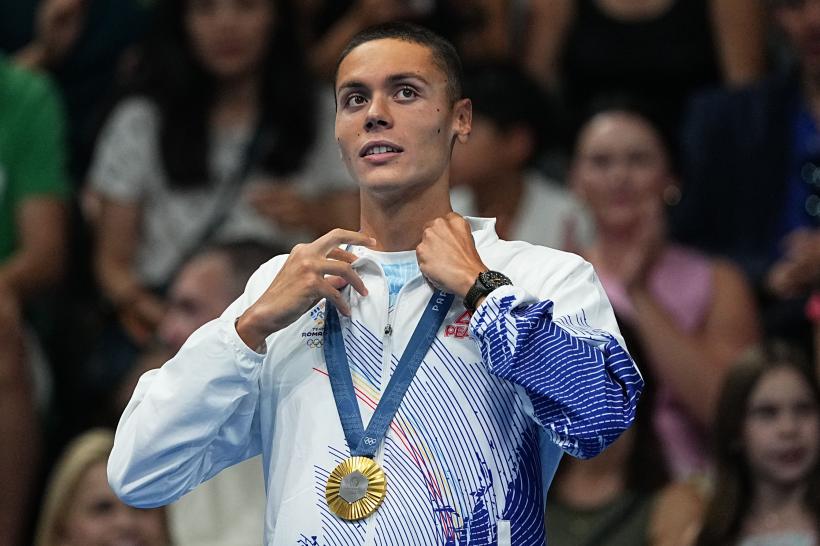 Natația a adus prima medalie de aur la Jocurile Olimpice de la Paris  