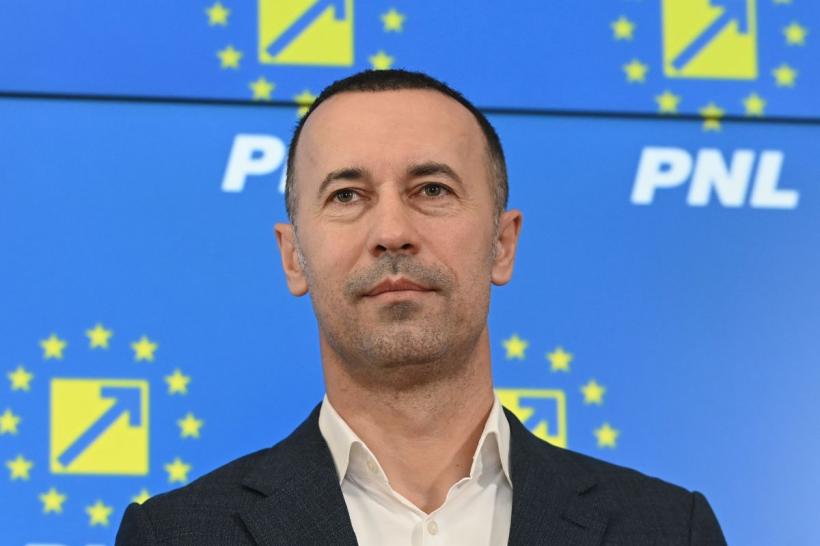 Iulian Dumitrescu și George Lazăr au demisionat de la șefia PNL Prahova și Neamț