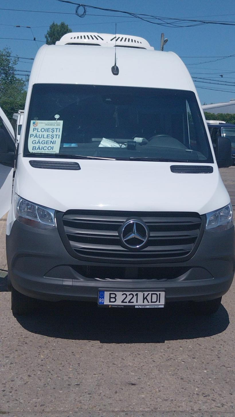 Transportator scos din trafic pentru că a adus mașini din 2024 18910393